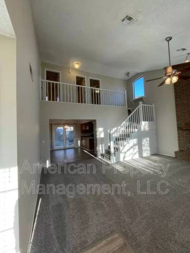 Main picture of 9209 E 100th St