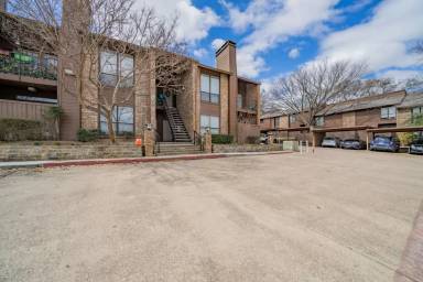 Main picture of Holly Oaks Townhomes