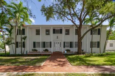 Main picture of 444 Malaga Ave