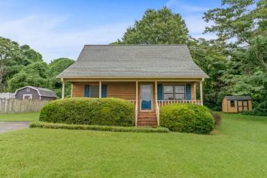 Main picture of 318 W Dalton Rd