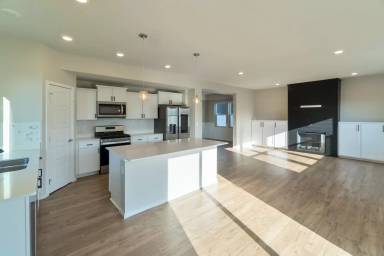 Main picture of 8523 W Silver St