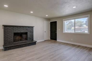 Main picture of 5878 Streamside Pl