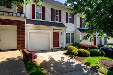 Main picture of 341 Moonstone Dr