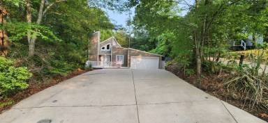 Main picture of 8006 Briardale Dr