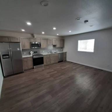 Main picture of 104 E Main St