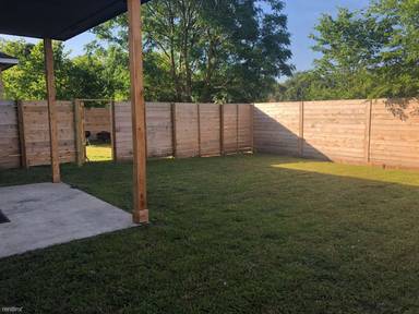 Main picture of 1701 Matthews Ln