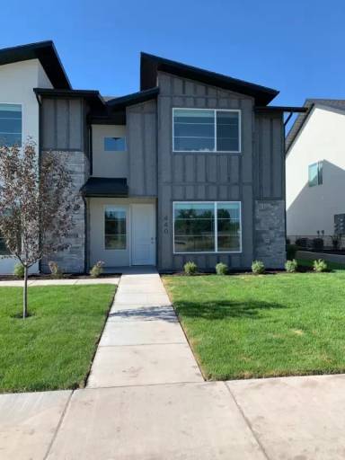 Main picture of 415 W 85 S