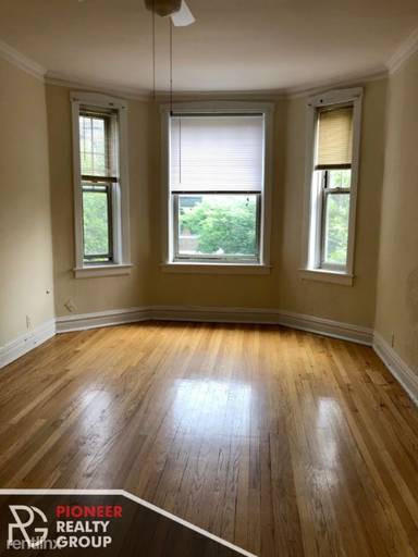 Main picture of 550-60 W Aldine Ave