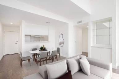 Main picture of 1616 N Serrano Ave