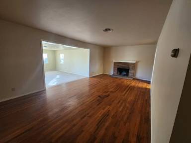 Main picture of 1639 Debra Ln