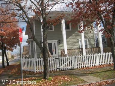 Main picture of 201 S Moffet Ave