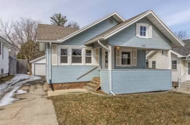 Main picture of 2310 A Ave NE