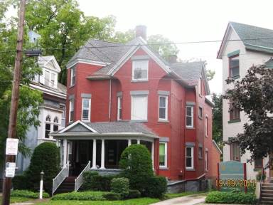Main picture of 333 W 6th St