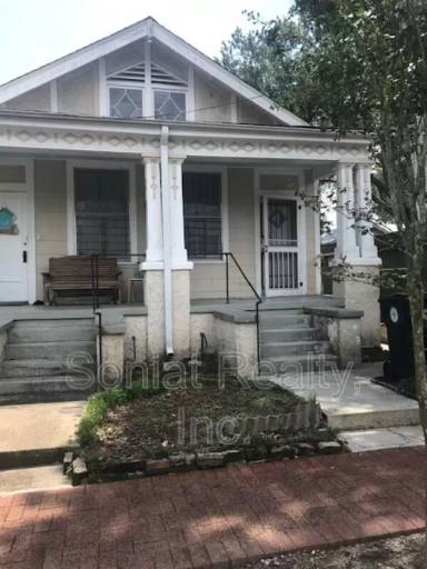 Main picture of 413 Cherokee St