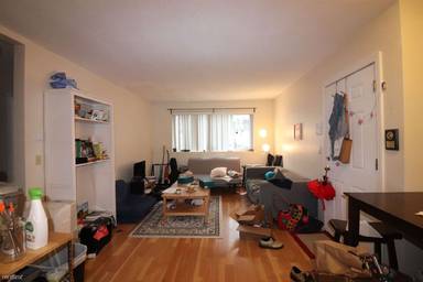 Main picture of 174 Calumet St