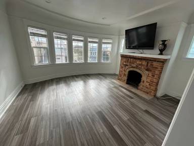 Main picture of 10 W Cavour St