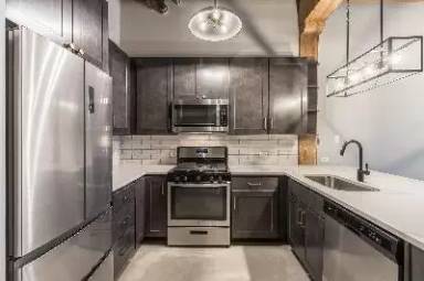 Main picture of 3110 N Sheffield Ave