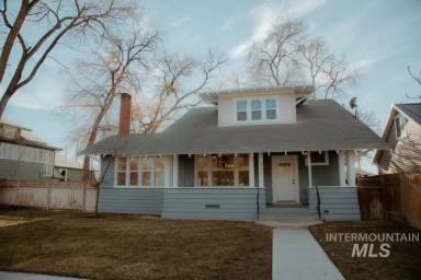 Main picture of 337 7th Ave N