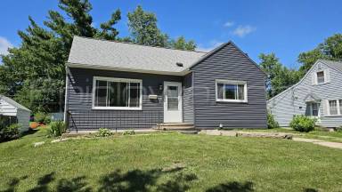 Main picture of 436 36th St NE