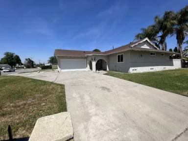Main picture of 5596 Orchard St