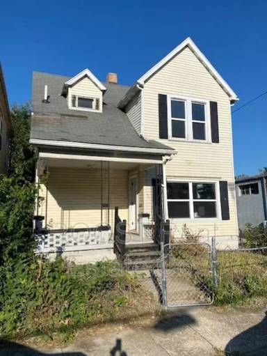 Main picture of 209 N Irwin St