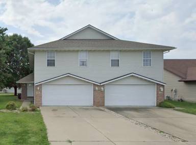 Main picture of 100-102 Eagle Ridge Dr