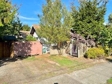 Main picture of 3415 NE 72nd Ave