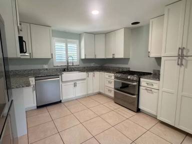 Main picture of 435 E Mills Ave