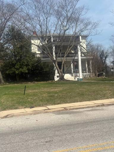Main picture of 700 Woodbourne Ave