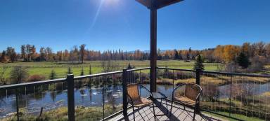 Main picture of 100 Woodlands Way