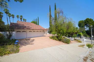 Main picture of 4041 Alonzo Ave