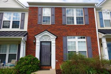 Main picture of 151 Spring Crossing Cir