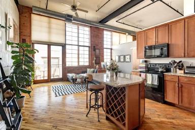 Main picture of 2003 Brooklyn St