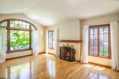 Main picture of 1809 Versailles Ave