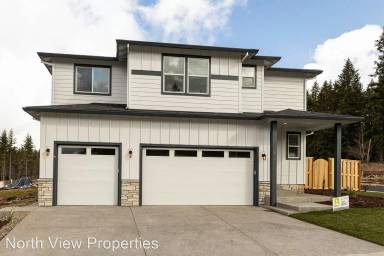 Main picture of 1805 NE Robert Rd