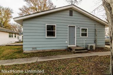 Main picture of 235 E 3rd St