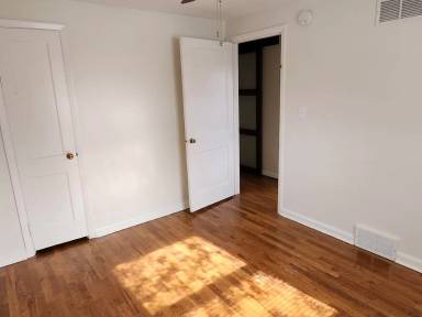 Main picture of 140 Vedette Ave