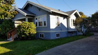 Main picture of 920 9th Ave SW