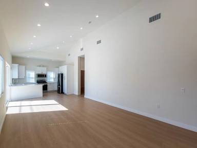 Main picture of 11022 Penrose St