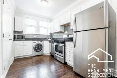 Main picture of 3815-23 N Greenview Ave