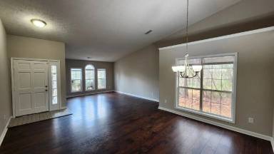 Main picture of 587 N Shore Rd