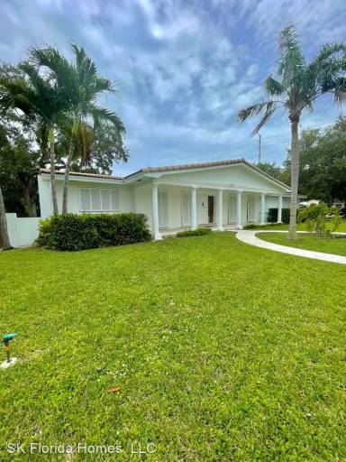 Main picture of 14321 SW 77th Ave