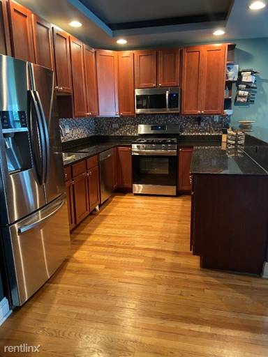 Main picture of 4101 N Sheridan Rd