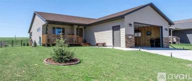 Main picture of 321 Giants Dr