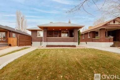 Main picture of 1139 E Sherman Ave