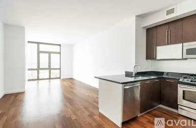 Main picture of 49 Jay St