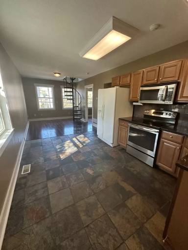 Main picture of 807 Literary Rd