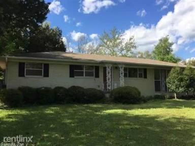 Main picture of 263 E Military Dr