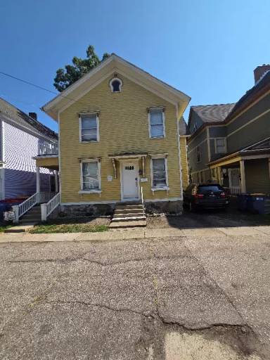 Main picture of 232 Oakley Pl NE