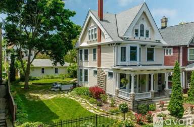 Main picture of 2621 N Stowell Ave